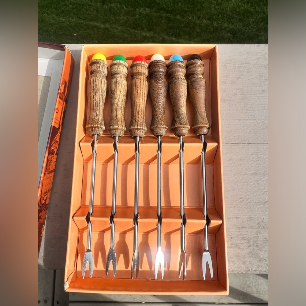 Vintage NIB 6 piece cocktail forks